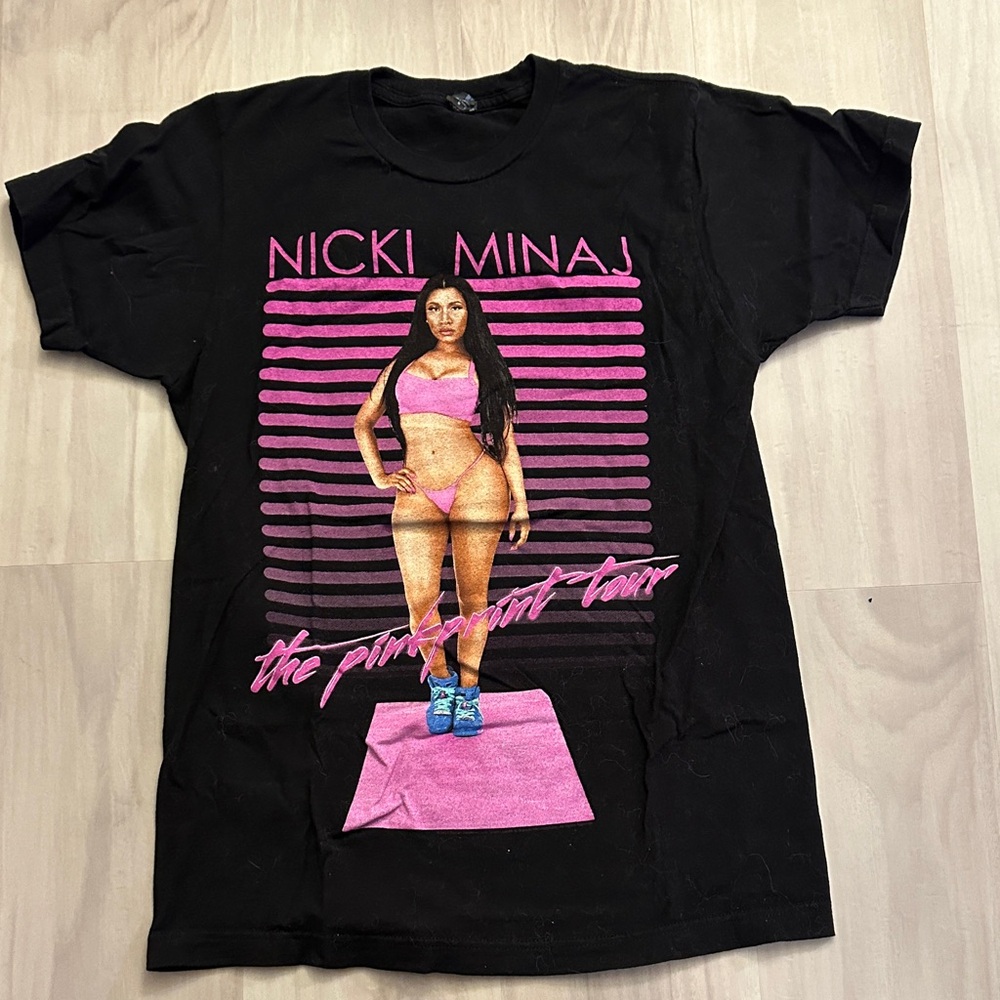 EUC Tultex Black Nicki Minaj T-Shirt with Pink Graphic PTP 18"